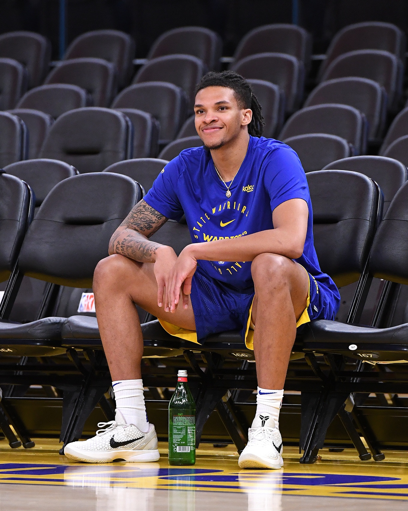 填满数据栏!56号秀理查德9中5拿到12分4板3助3断1帽